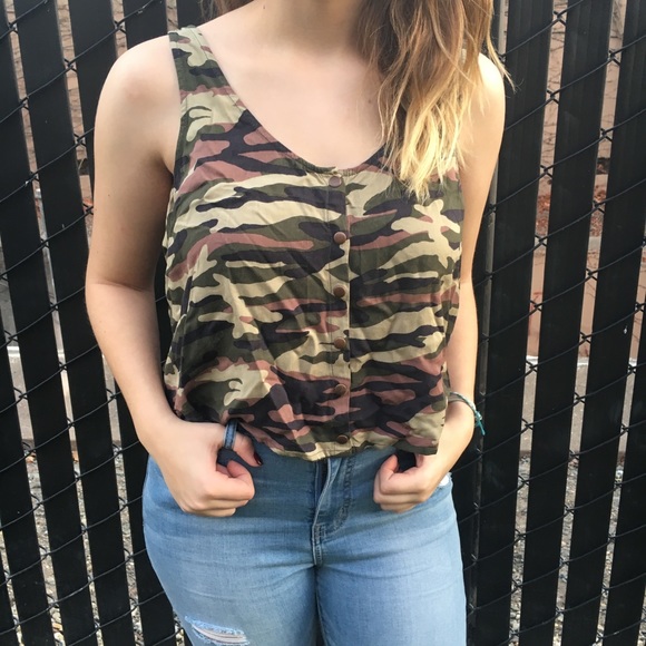 camo crop tank top
